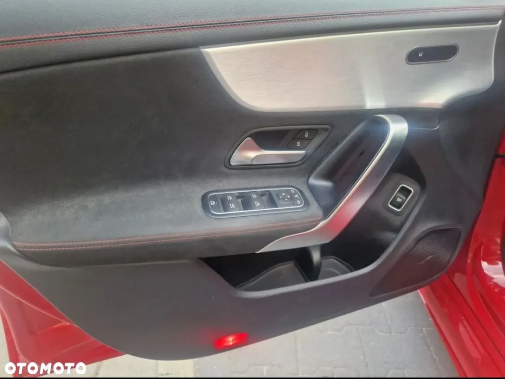 Mercedes-Benz CLA 220 4-Matic AMG Line 7G-DCT - 21