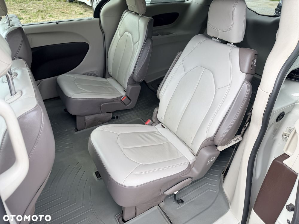 Chrysler Pacifica - 6