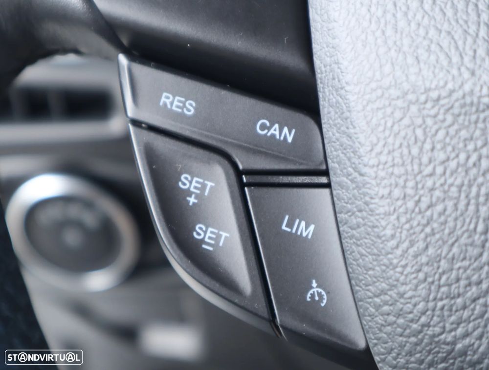 Ford Focus 1.0 EcoBoost Titanium - 32