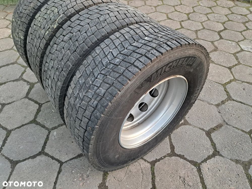 Felgi Opona Opony Michelin 315/70 R22,5 Komplet Scania R - 1