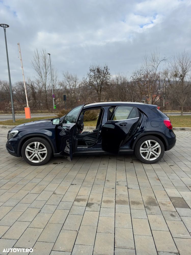 Mercedes-Benz GLA 220 CDI 4Matic 7G-DCT - 2