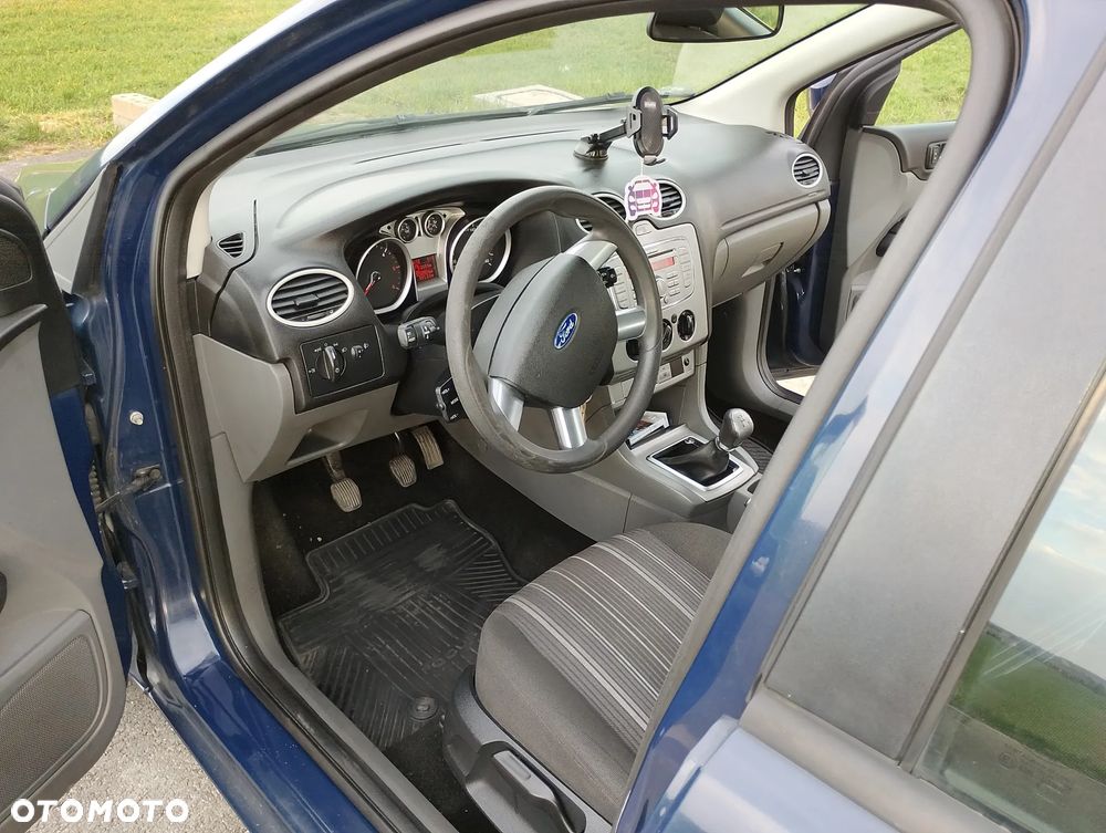 Ford Focus 1.8 TDCi Ambiente - 9