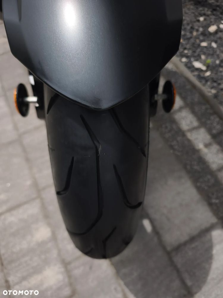 Suzuki GSX - 17