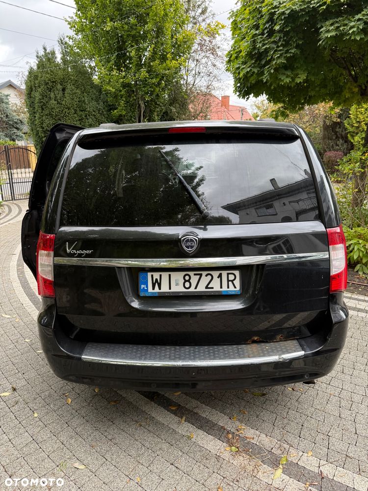 Lancia Voyager - 10
