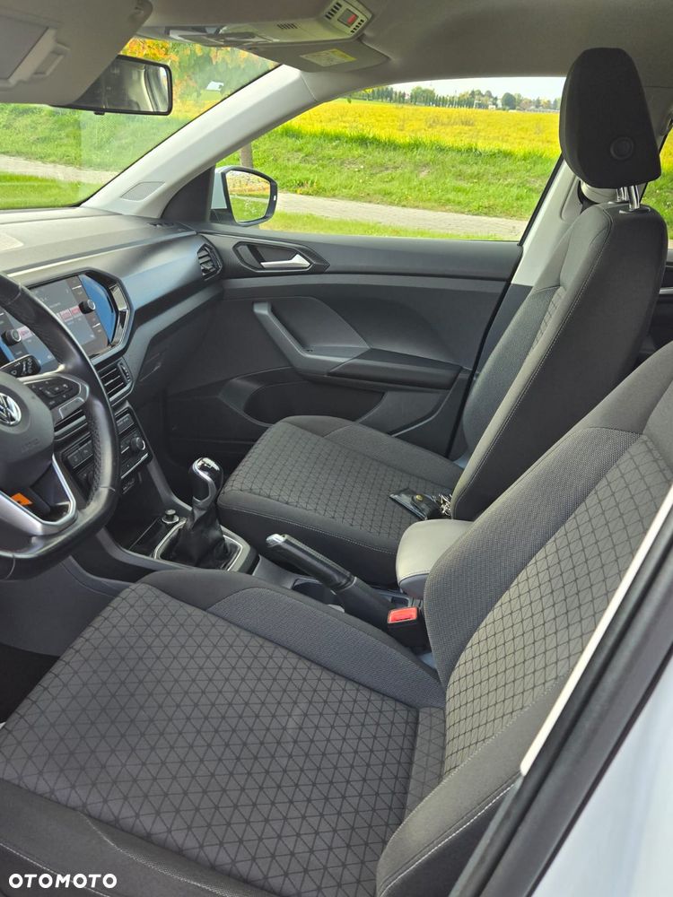 Volkswagen T-Cross - 17