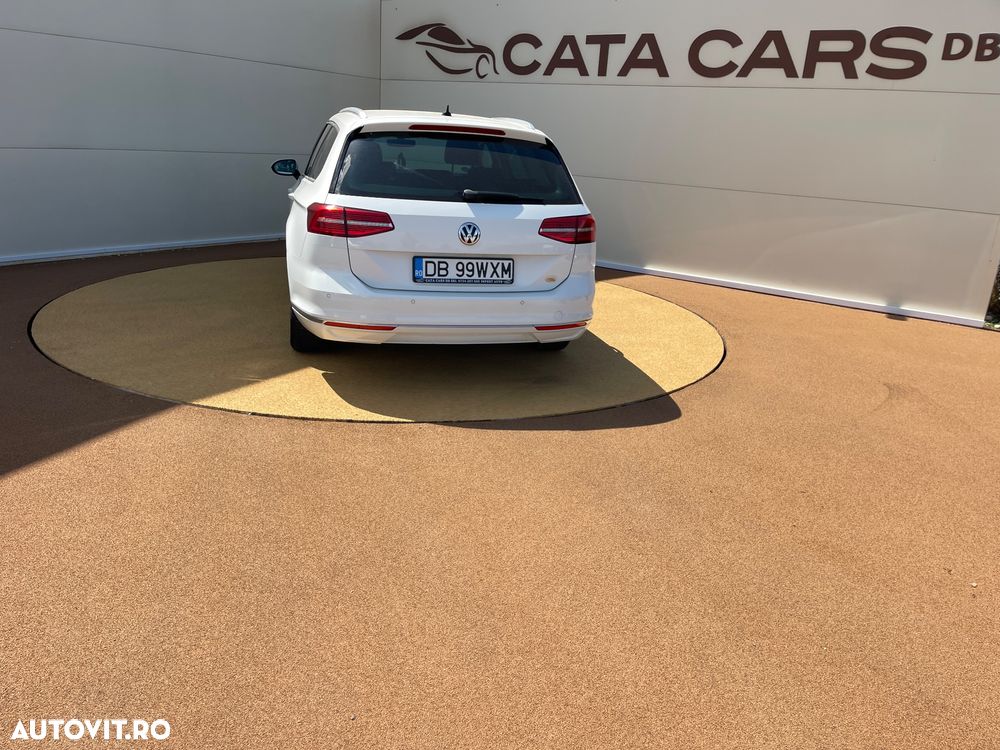 Volkswagen Passat 2.0 TDI DSG Highline - 13