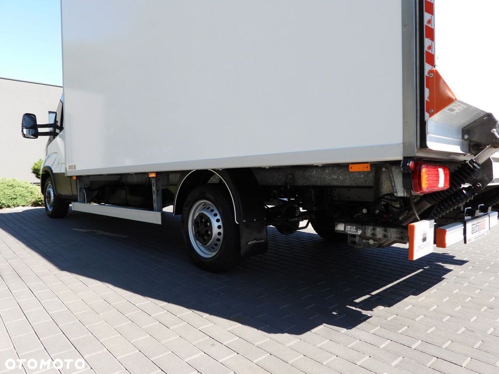 Iveco DAILY 35S18 KONTENER WINDA 8 PALET TEMPOMAT NAWIGACJA LEDY AUTOMAT HI-MATIC KLIMATYZACJA  180KM - 19