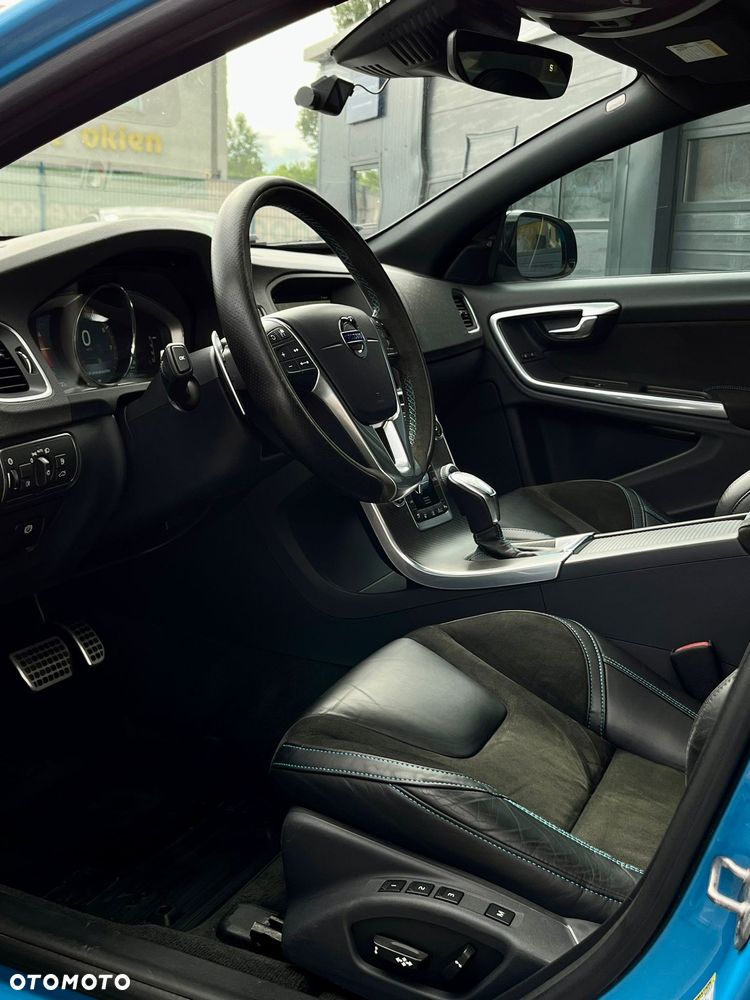 Volvo V60 T6 AWD R-Design - 16