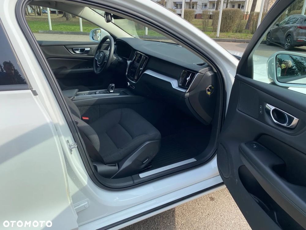 Volvo V60 B3 B Momentum Core - 18