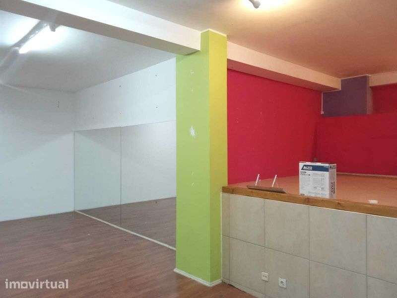 Loja 80m2 junto à estação de Comboios de Espinho - Grande imagem: 3/5
