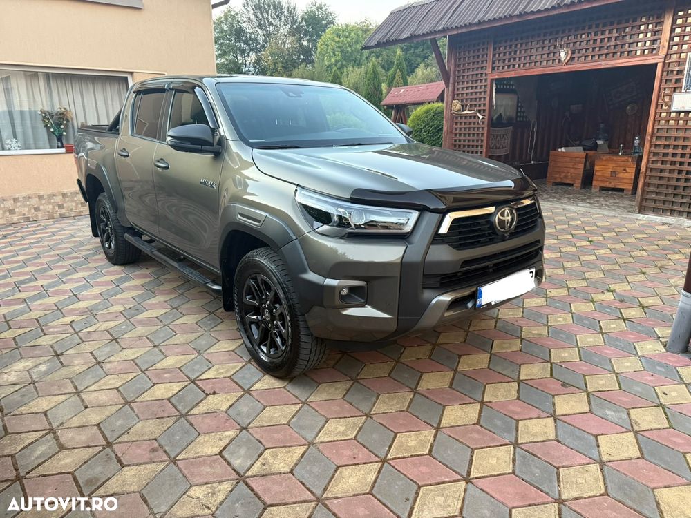 Toyota Hilux 2.8D 204CP 4x4 Double Cab AT Invincible Color Edition - 1