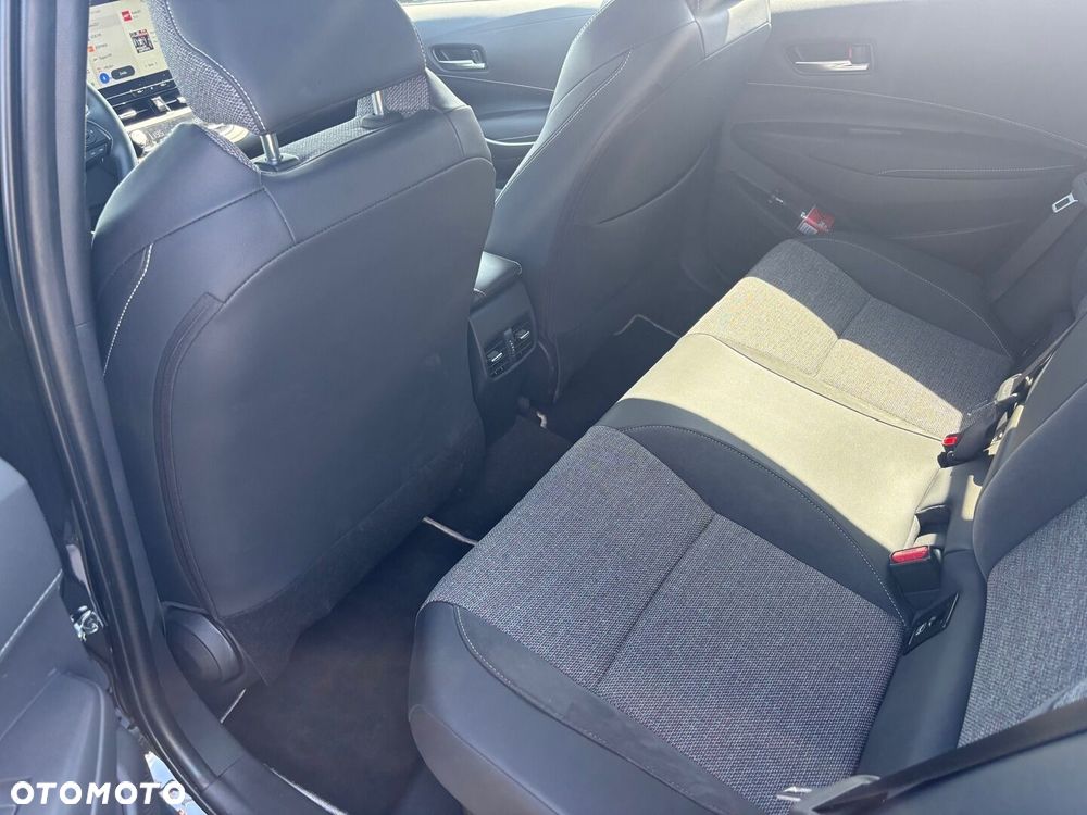 Toyota Corolla 2.0 Hybrid Style - 21