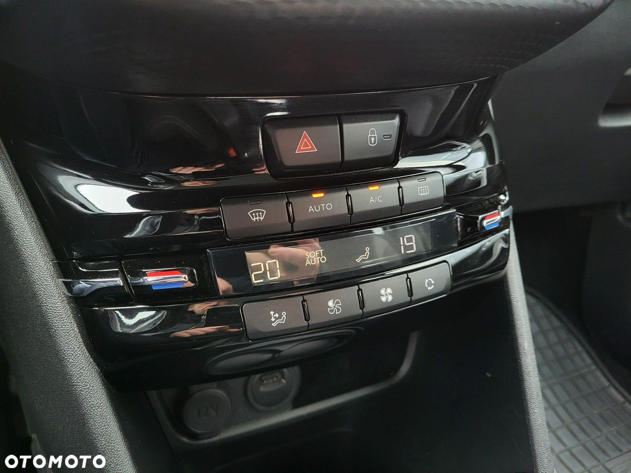 Peugeot 2008 - 24