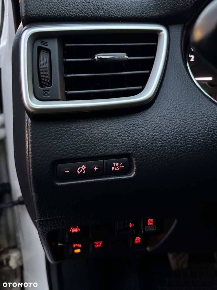 Nissan Qashqai 1.6 dCi 4 x 4 DPF Start/Stop tekna - 30