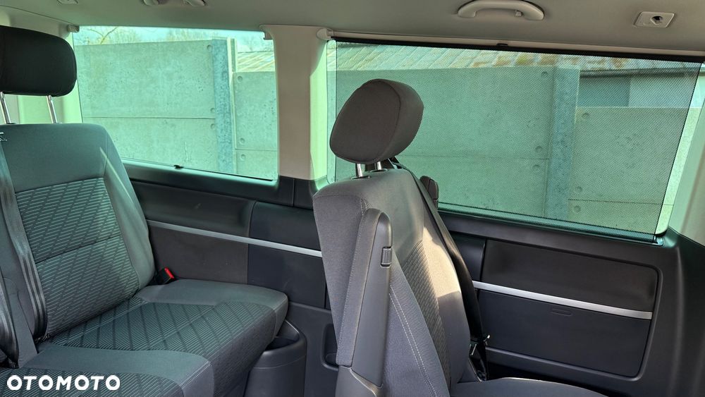 Volkswagen Multivan - 21