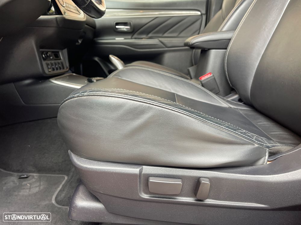 Mitsubishi Outlander - 14