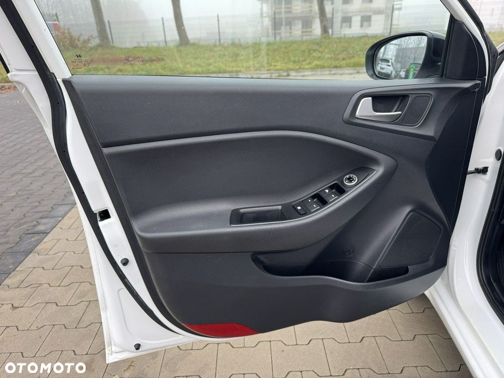 Hyundai i20 blue 1.2 YES!+ - 16