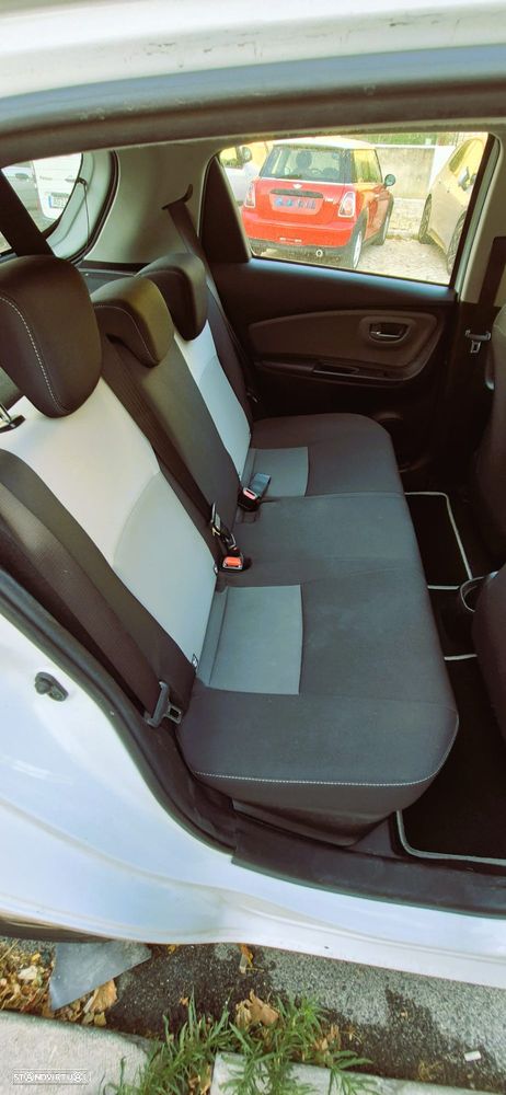 Toyota Yaris 1.5 HSD Active - 9