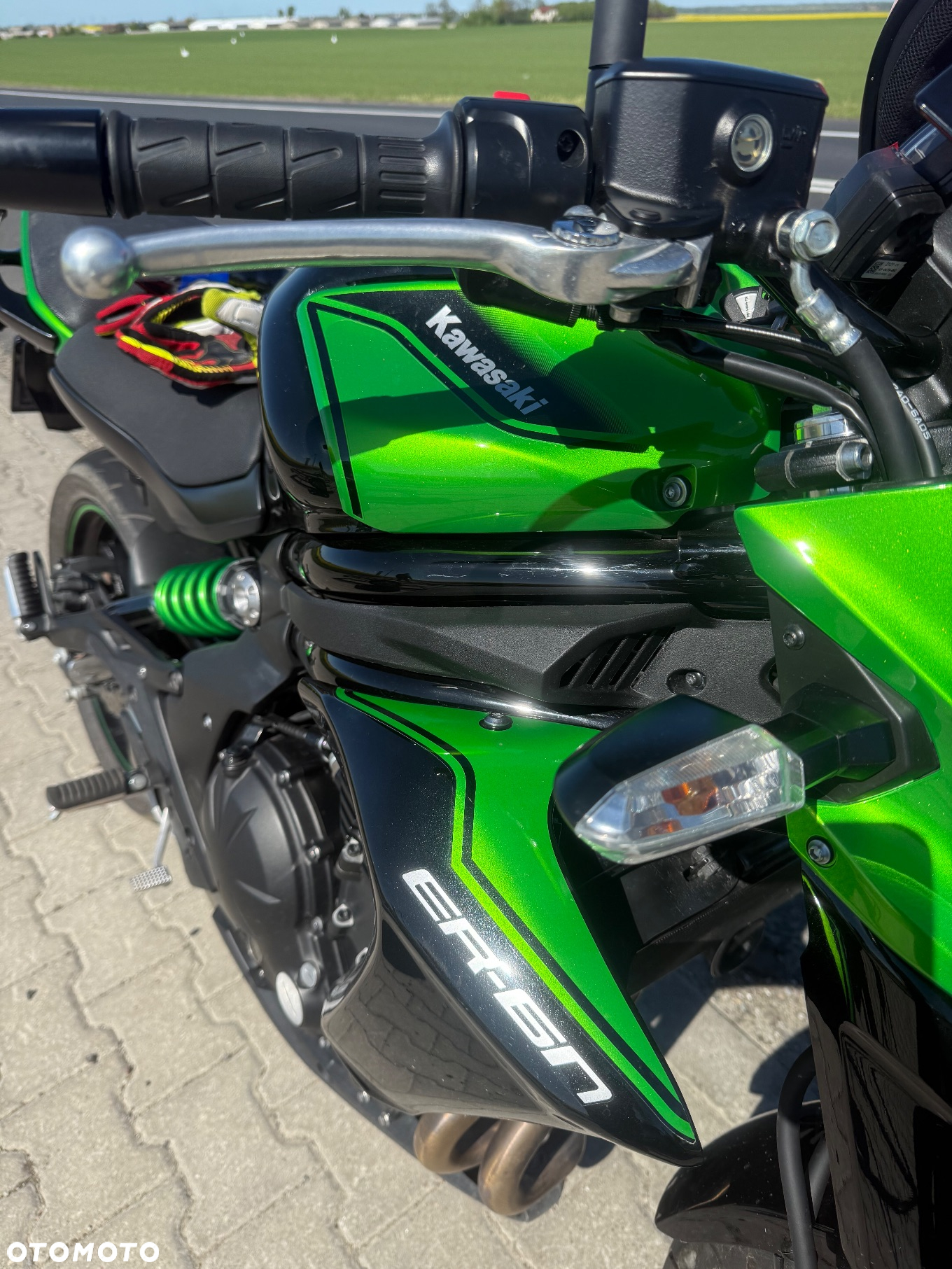 Kawasaki ER - 12