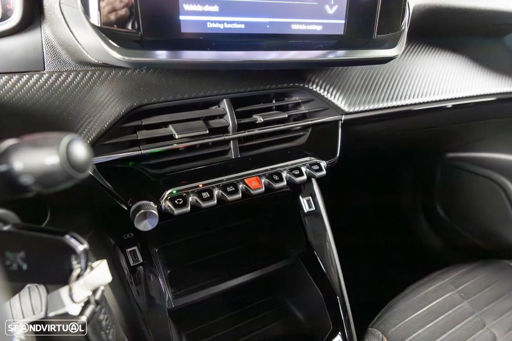 Peugeot 2008 1.5 BlueHDi Allure Pack EAT8 - 30