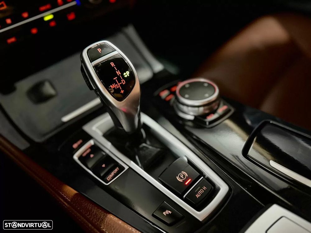 BMW 525 d Pack M Auto - 19