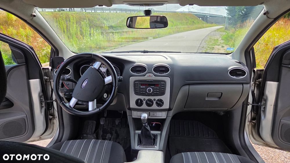 Ford Focus 1.6 Trend EU5 - 11