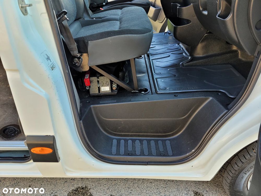 Ford Transit Connect - 22