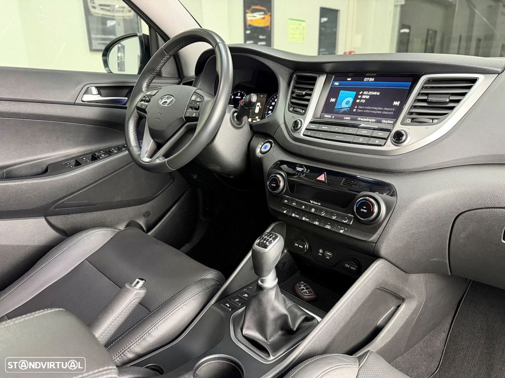 Hyundai Tucson 1.7 CRDi Executive - 27