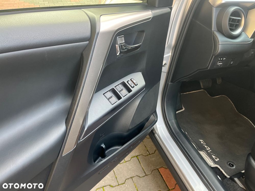 Toyota RAV4 - 18