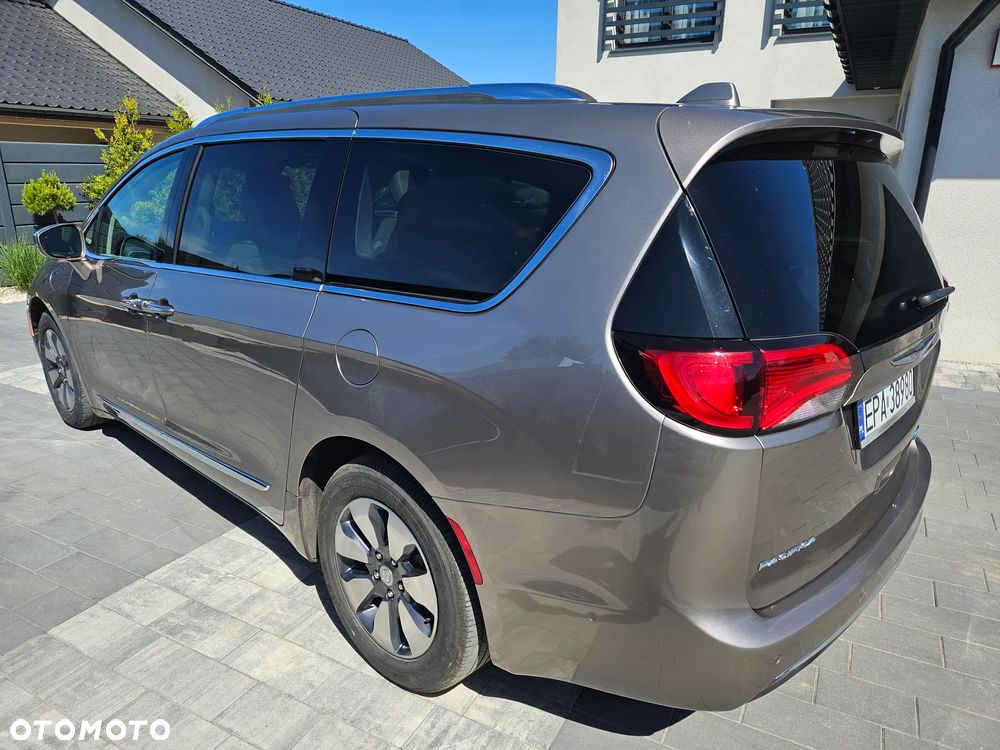 Chrysler Pacifica - 3