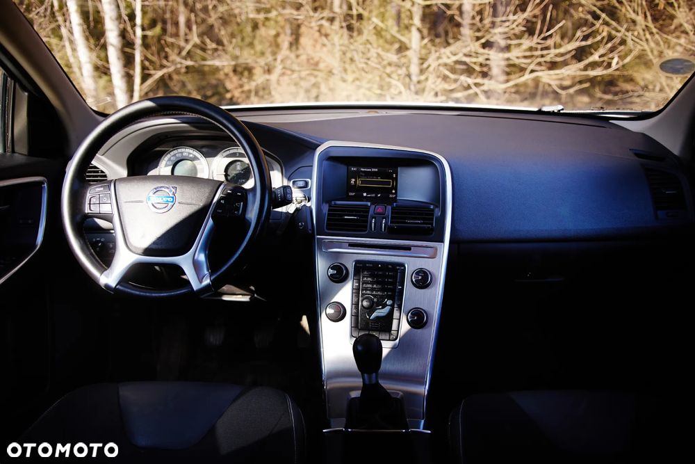 Volvo XC 60 D4 Momentum - 24