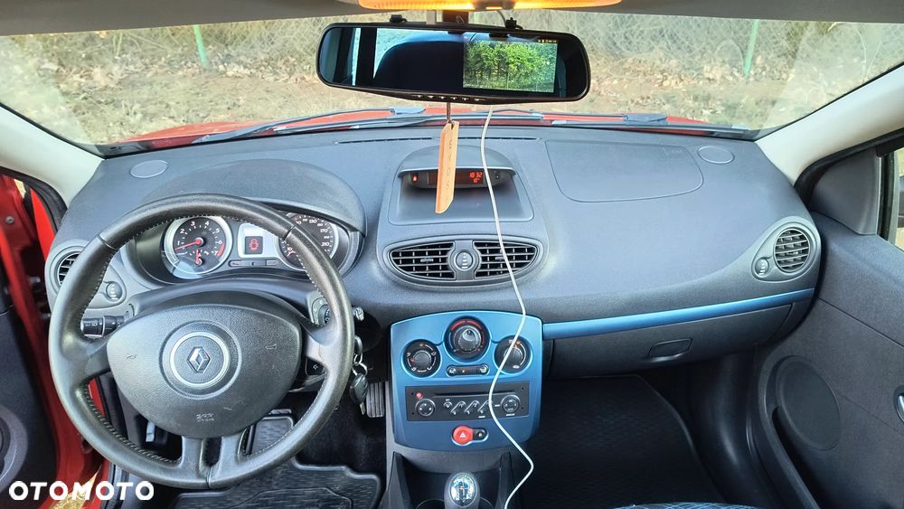 Renault Clio 1.2 16V Authentique - 16