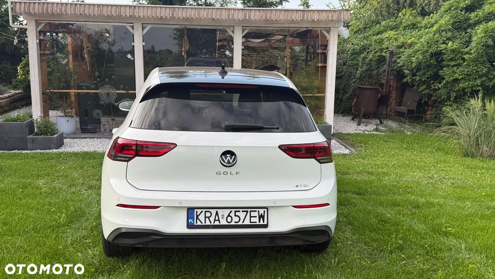Volkswagen Golf - 6
