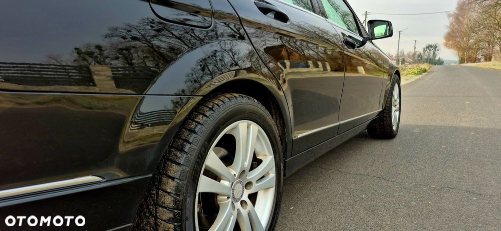 Mercedes-Benz Klasa C 180 CGI Automatik BlueEFFICIENCY - 11