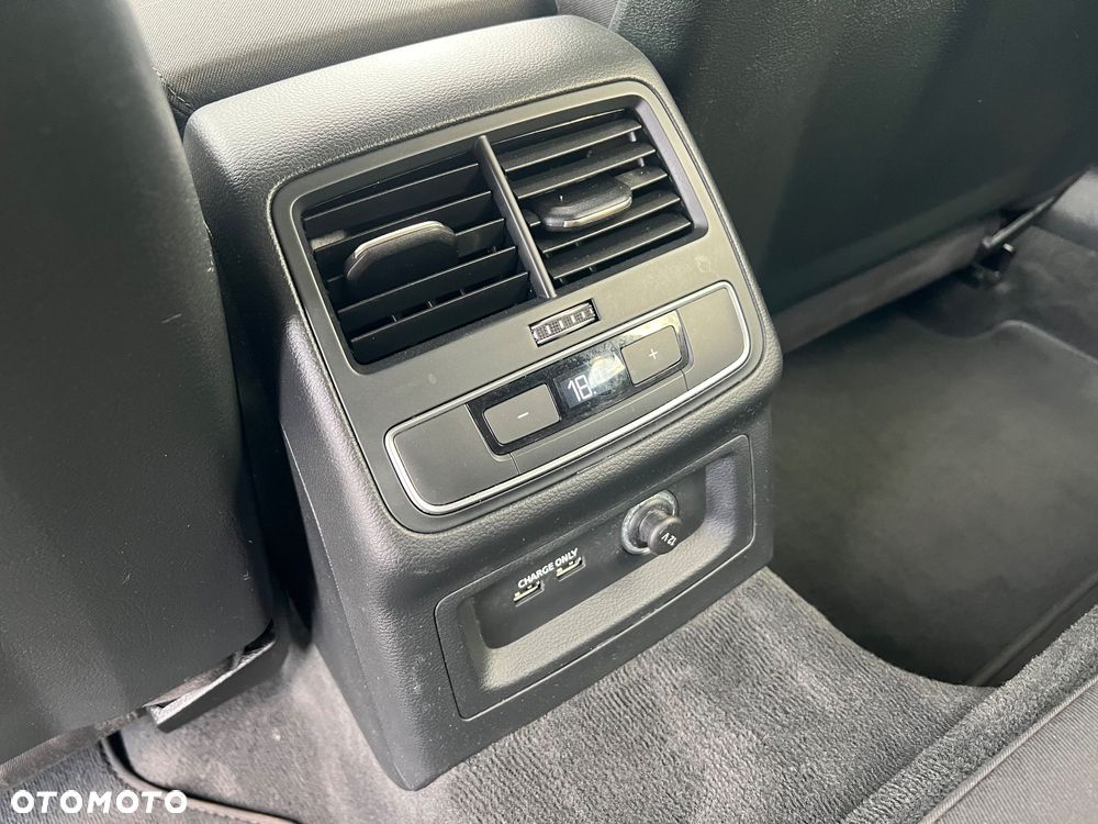 Audi A4 Avant 30 TDI S tronic - 33