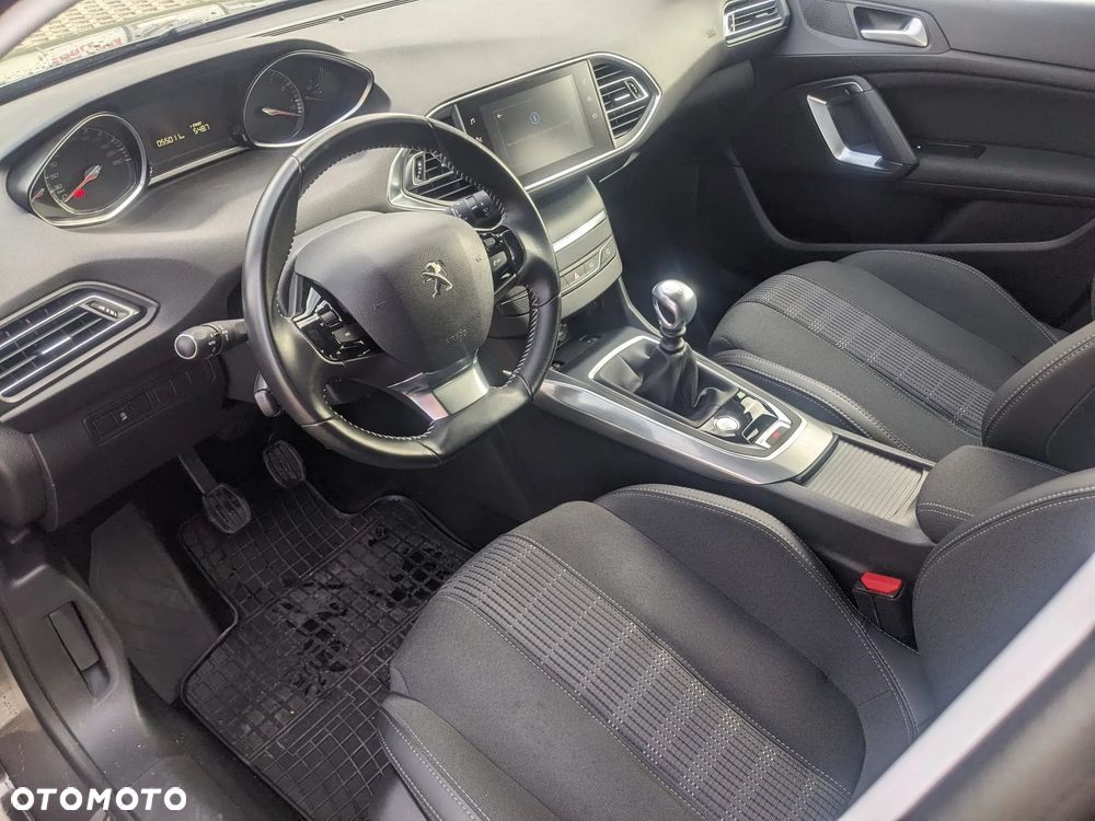 Peugeot 308 SW PureTech 130 Stop & Start Allure - 8