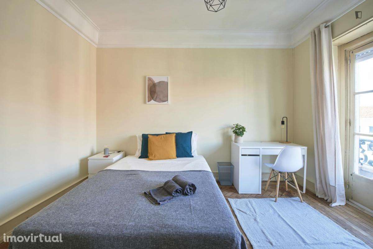 Quarto - localizado em Alameda Lisbon - Grande imagem: 3/28