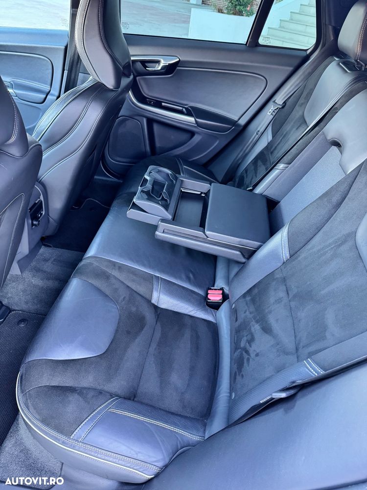 Volvo V60 D4 Geartronic R-Design - 11