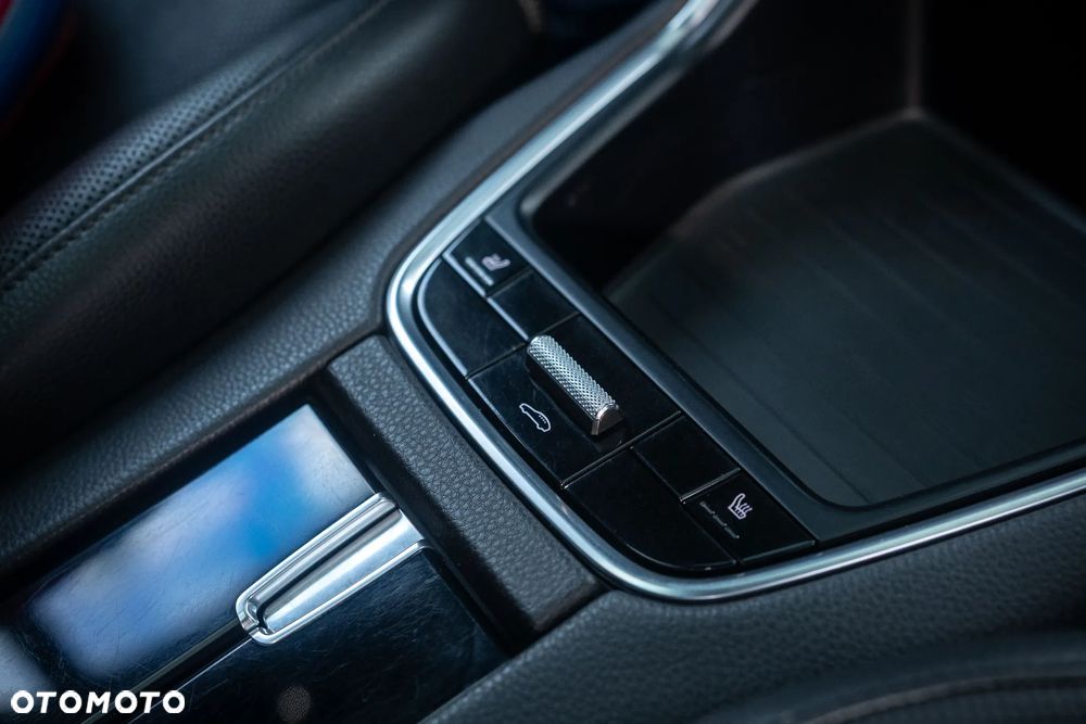 Porsche Panamera 4 - 28