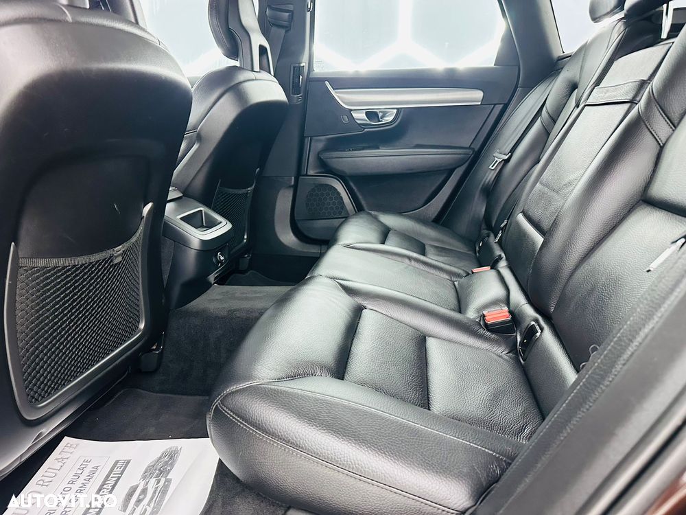 Volvo V90 D3 Momentum Pro - 15
