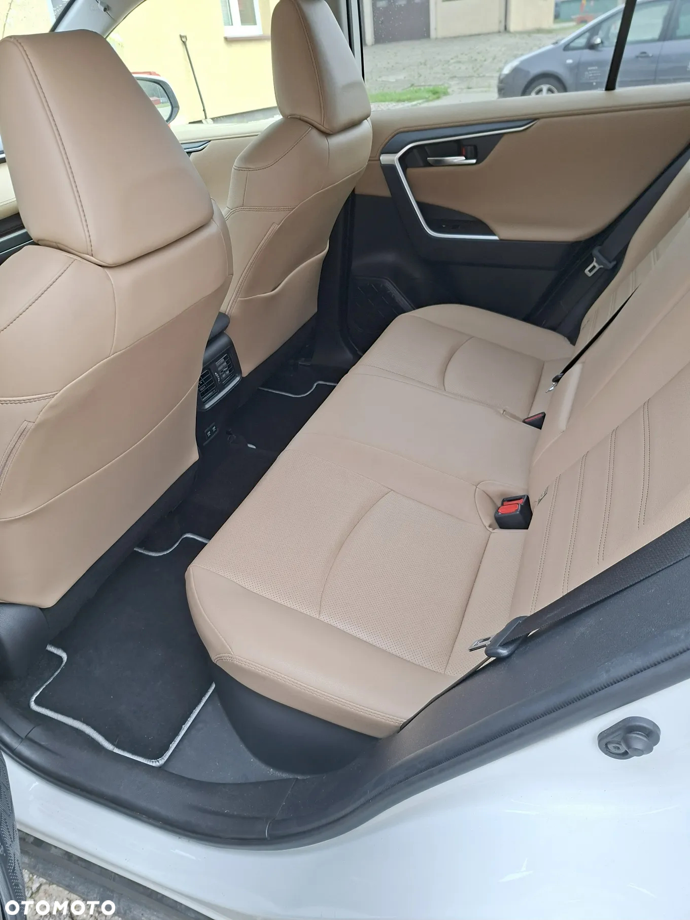 Toyota RAV4 - 6
