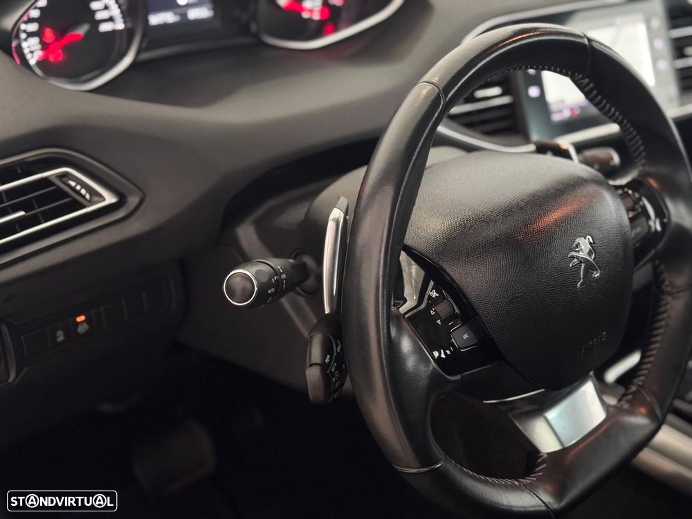 Peugeot 308 1.2 PureTech Allure EAT8 - 7