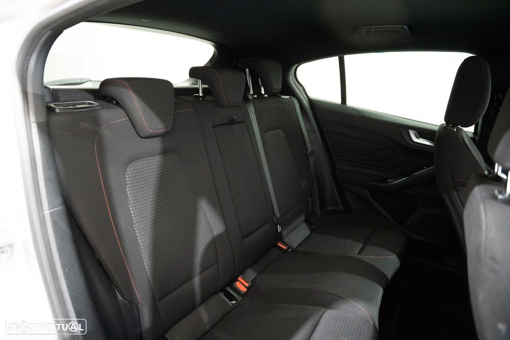Ford Focus 1.0 EcoBoost MHEV ST-Line - 27