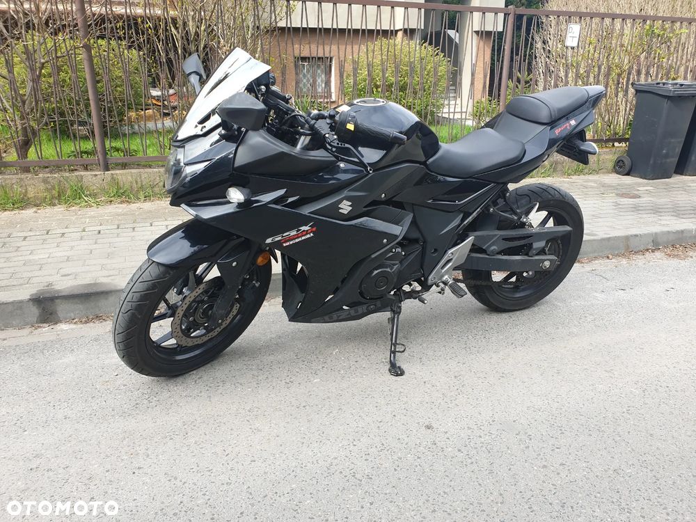 Suzuki GSX-R - 6