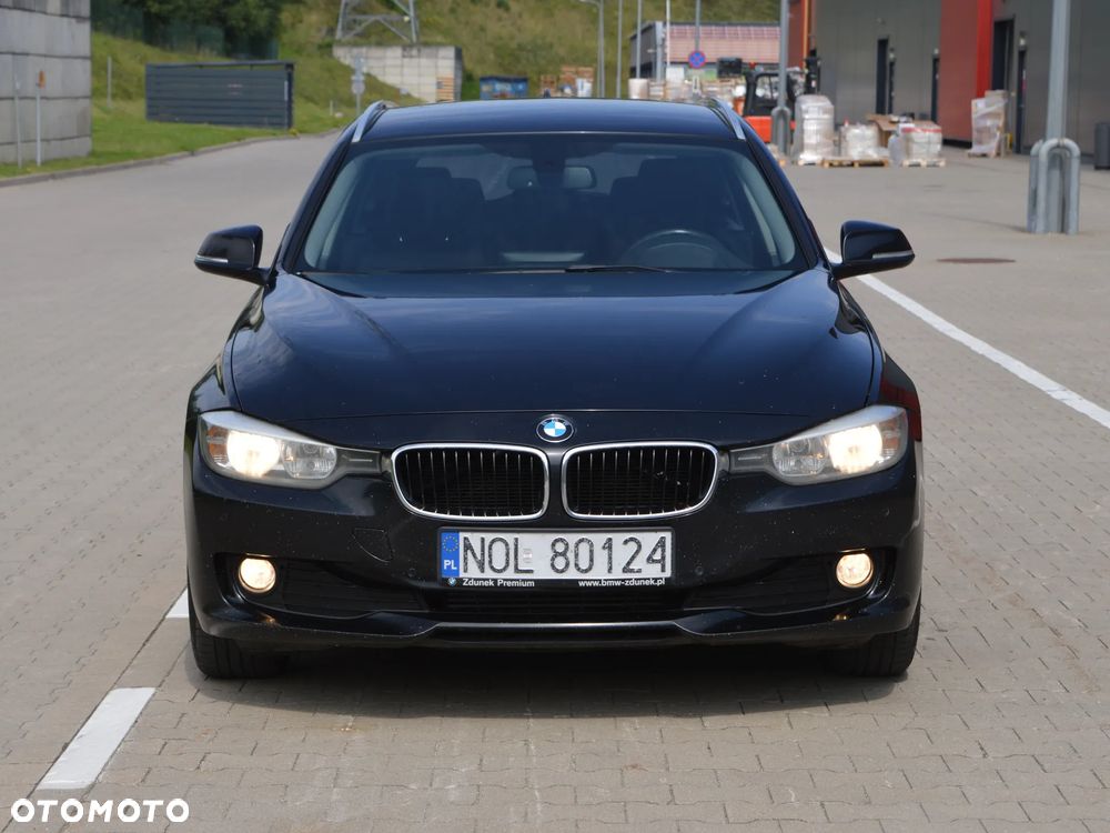 BMW Seria 3 318d Sport Line - 36