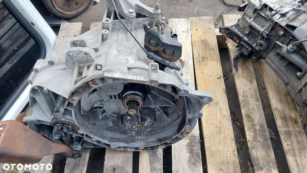 Skrzynia biegów Ford Focus Mk2 Cmax 2.0 TDCI 3S7R-7F096 - 2