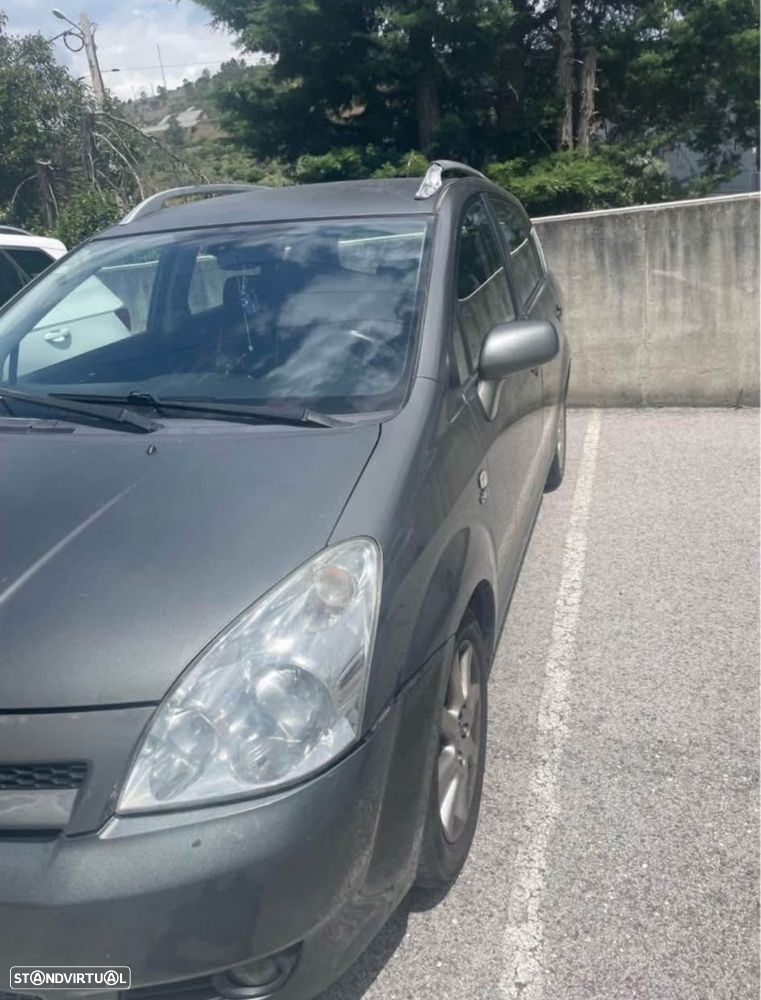 Toyota Corolla Verso 2.0 D-4D - 2