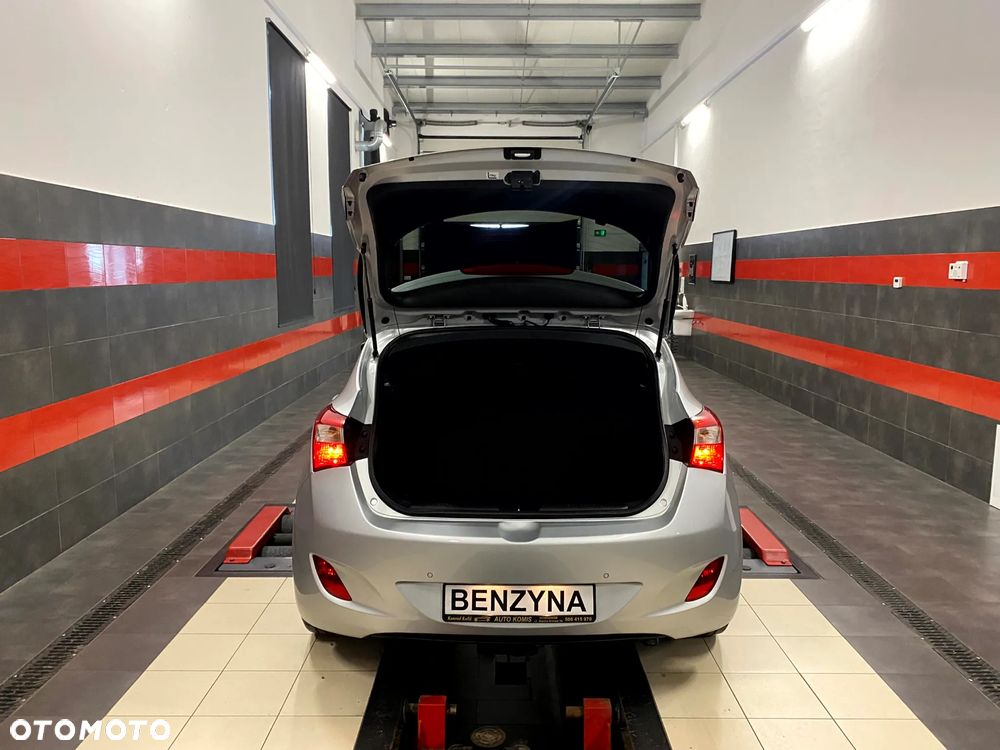 Hyundai i30 1.6 GDI Classic - 11