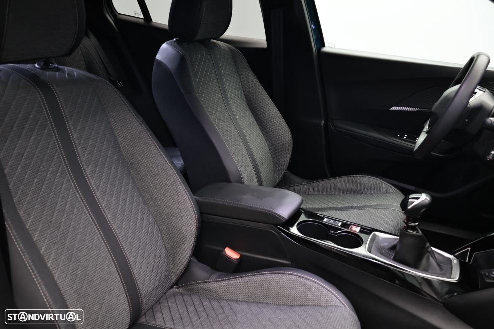 Peugeot 2008 1.2 PureTech Allure - 37