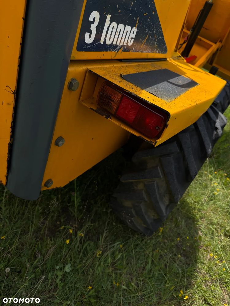Thwaites MACH 573. Wozidło Budowlane-Rolnicze. Wózek z Obrotową Kolebą. 3 tony ładowność. 4x4. Silnik 3 cylindry. Yanmar 36 KM. 1999 mtg. 2016 rok. Jazda 3 prędkości. Maszyna jak Nowa z Norweskiego Gospodarstwa! Ani deka luzów i wycieków! Pełny Oryginał. Hamulce brzytwa. Serwisy w DEKRA. Maszyna Woziła lekkie ładunki. Praktycznie zerowe zużycie. Wielka Okazja. Wszystko w pełnym Oryginale. Opony Oryginał w super stanie Oświetlenie Fabryczne! - 13